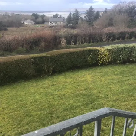 Bayview House 펜션 *